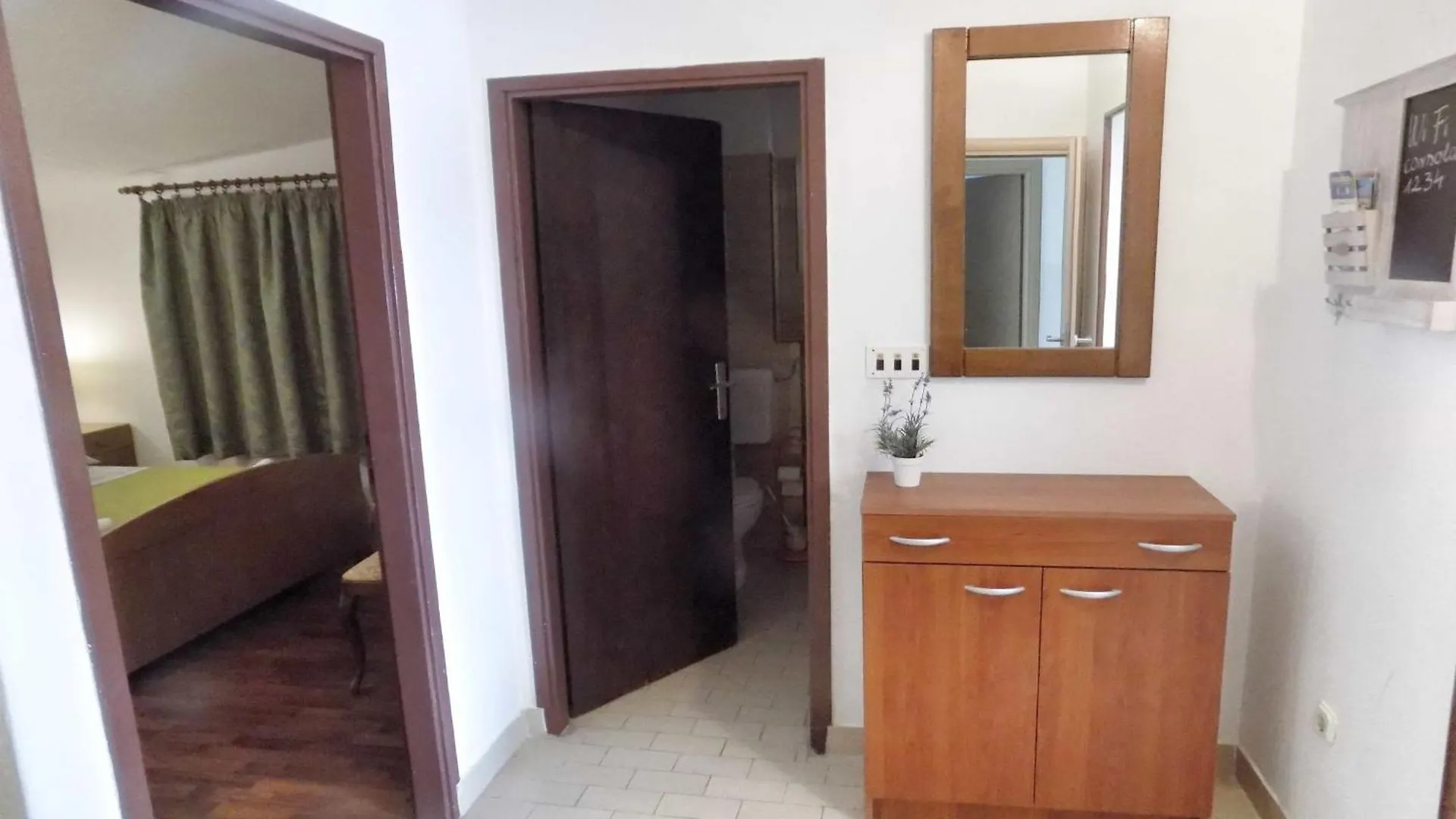 Trogir Sunny Apartments With Sea View 0*,