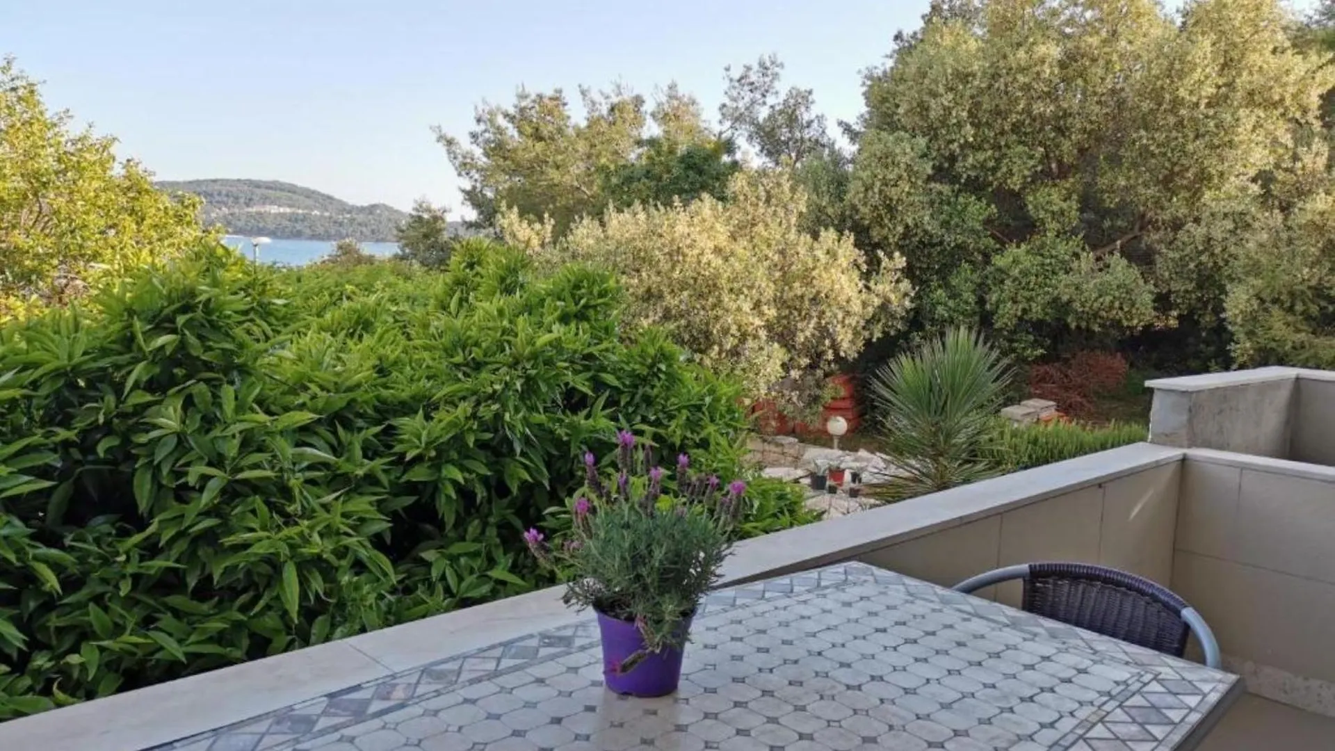 Trogir Sunny Apartments With Sea View