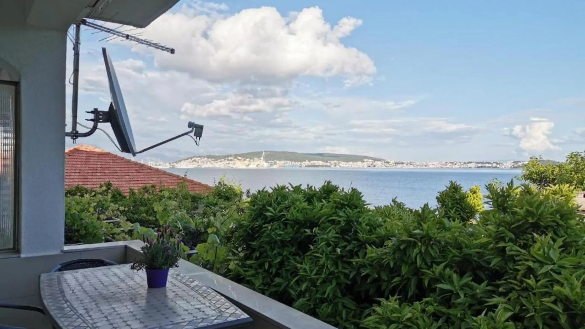 Trogir Sunny Apartments With Sea View Kroatien
